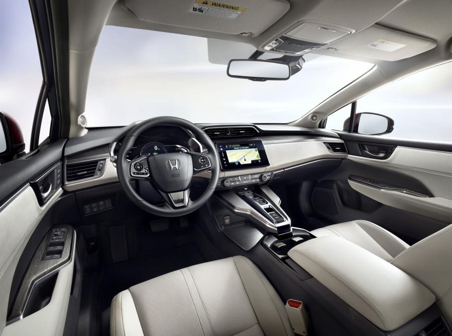 Панель приборов Honda Clarity Fuel Cell 2016 года  (US) (фото 12 из 40)